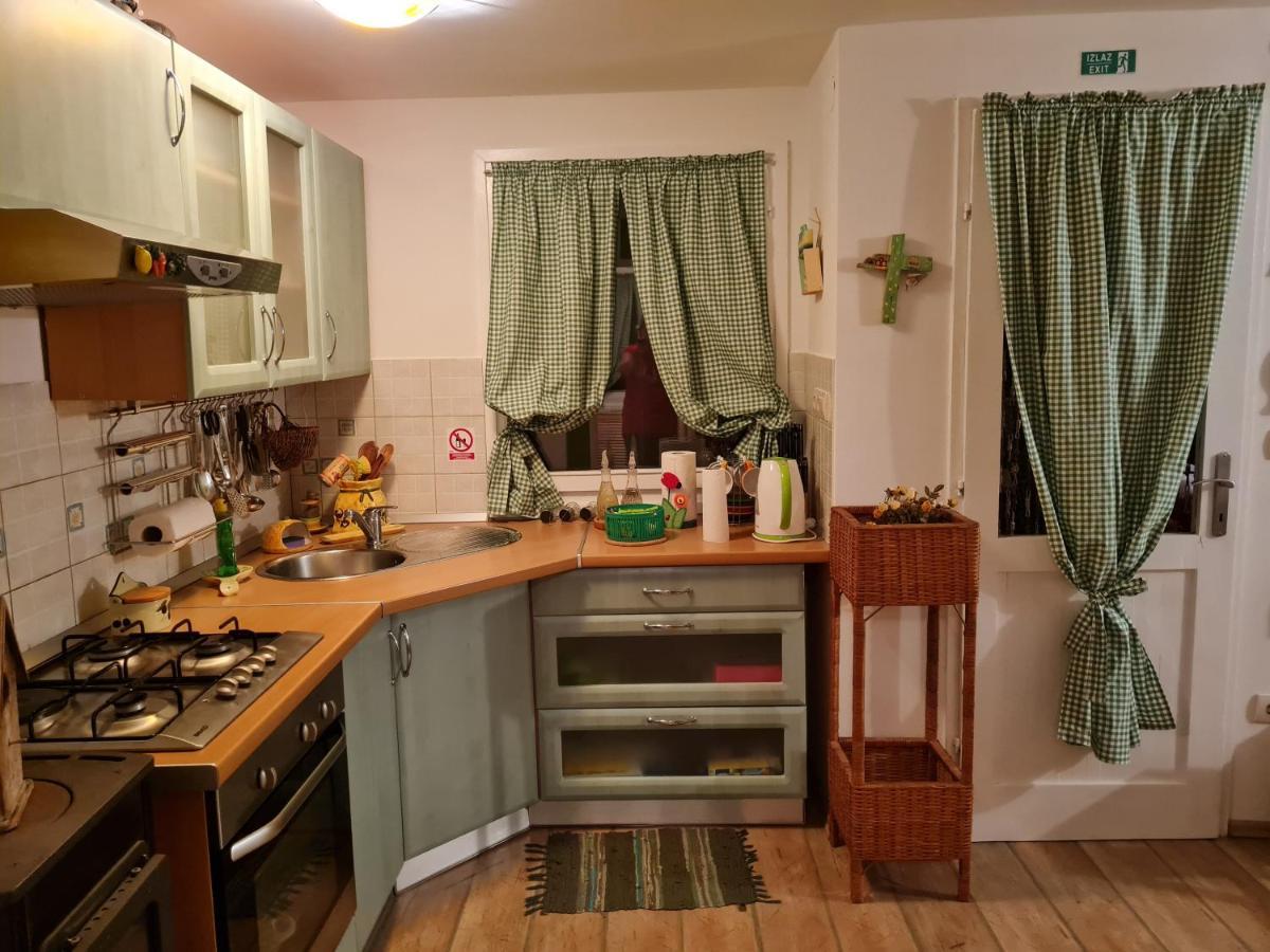 لوكفا روجوزنيكا Charismatic Garden Cottage With Sea View المظهر الخارجي الصورة