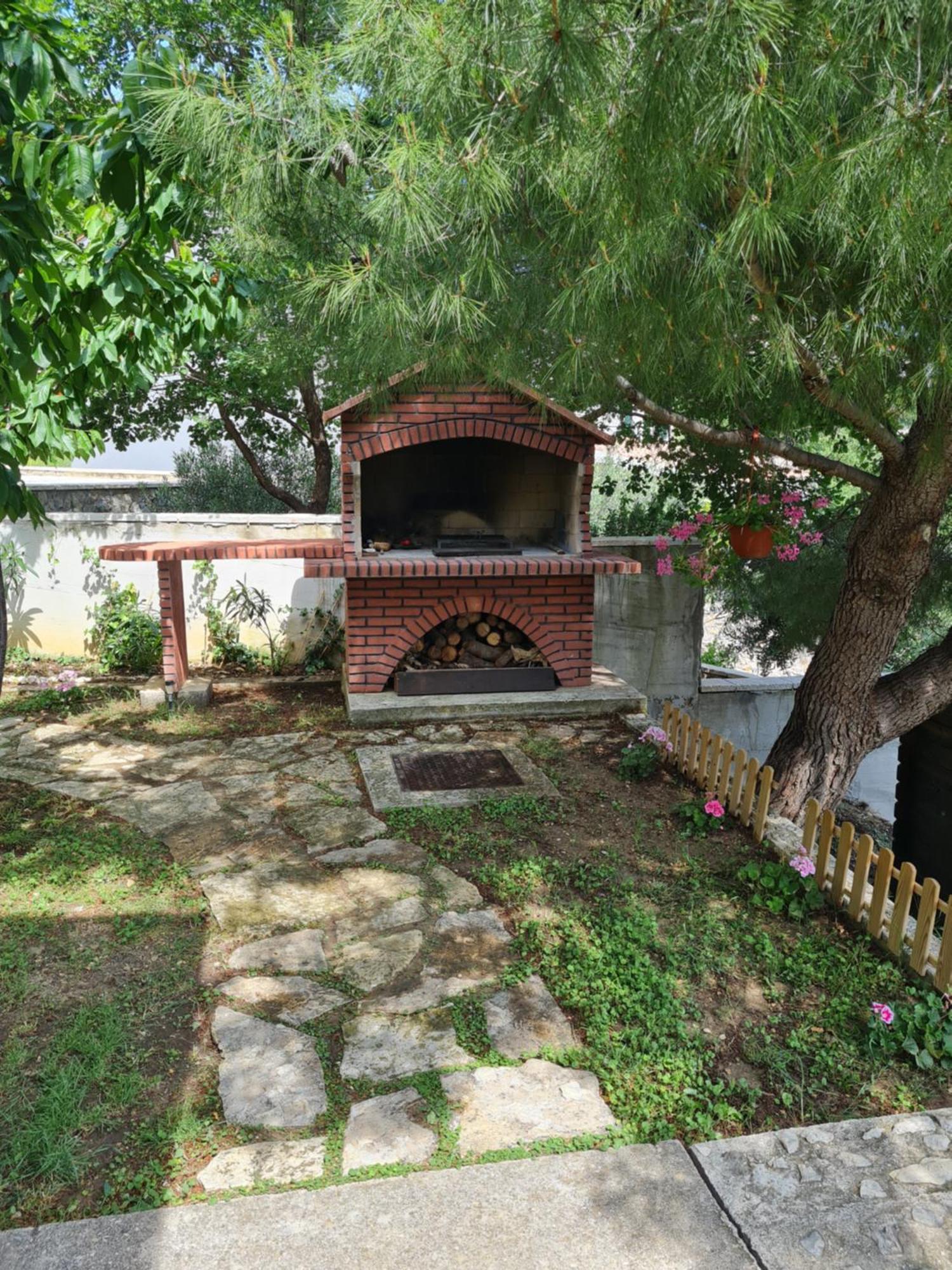 لوكفا روجوزنيكا Charismatic Garden Cottage With Sea View المظهر الخارجي الصورة